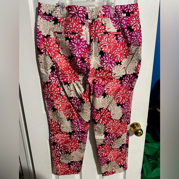 Beautiful bright floral pants. π - Picture 2 of 8